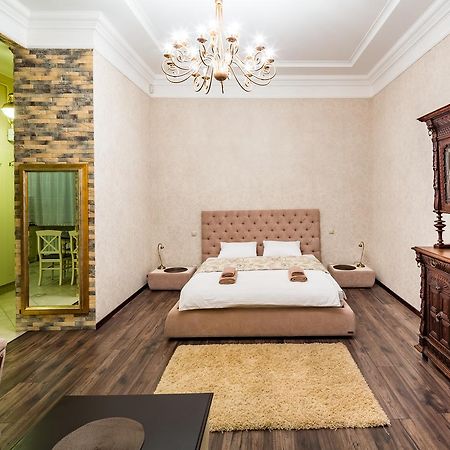 Фредра, 6 Lviv Luaran gambar