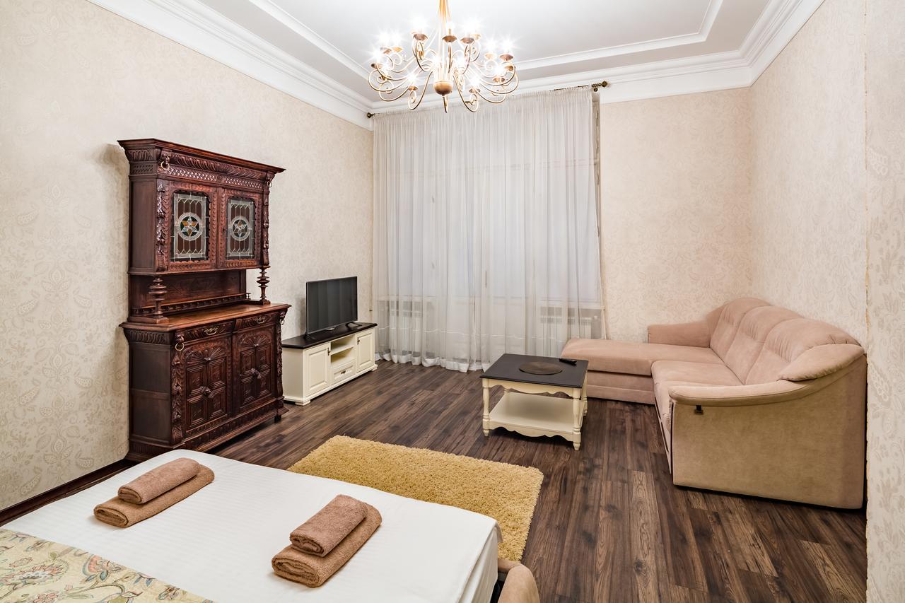 Фредра, 6 Lviv Luaran gambar
