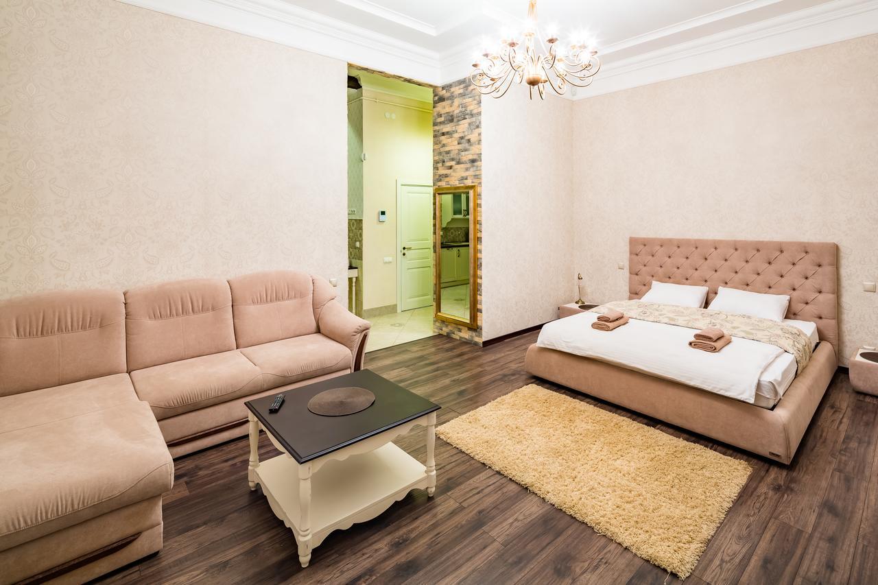 Фредра, 6 Lviv Luaran gambar