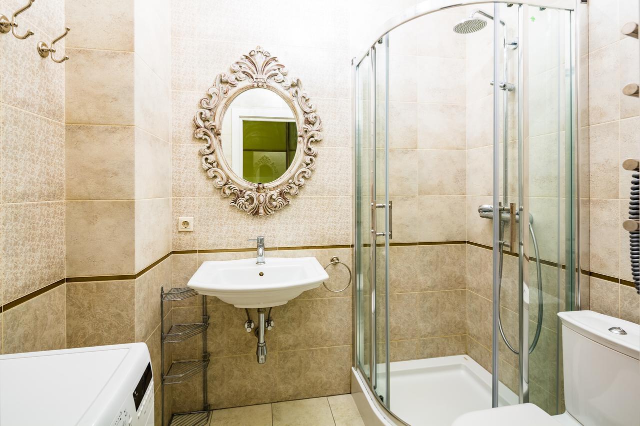 Фредра, 6 Lviv Luaran gambar