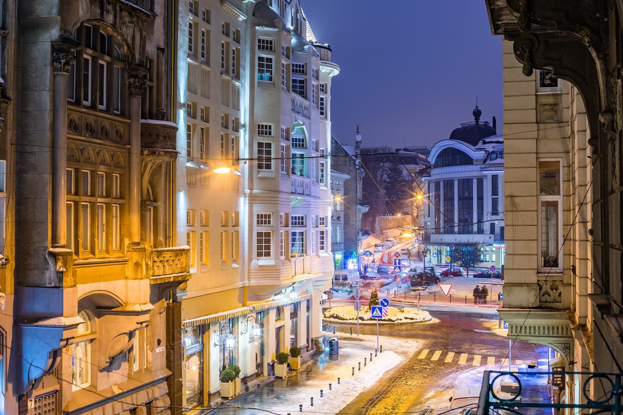 Фредра, 6 Lviv Luaran gambar